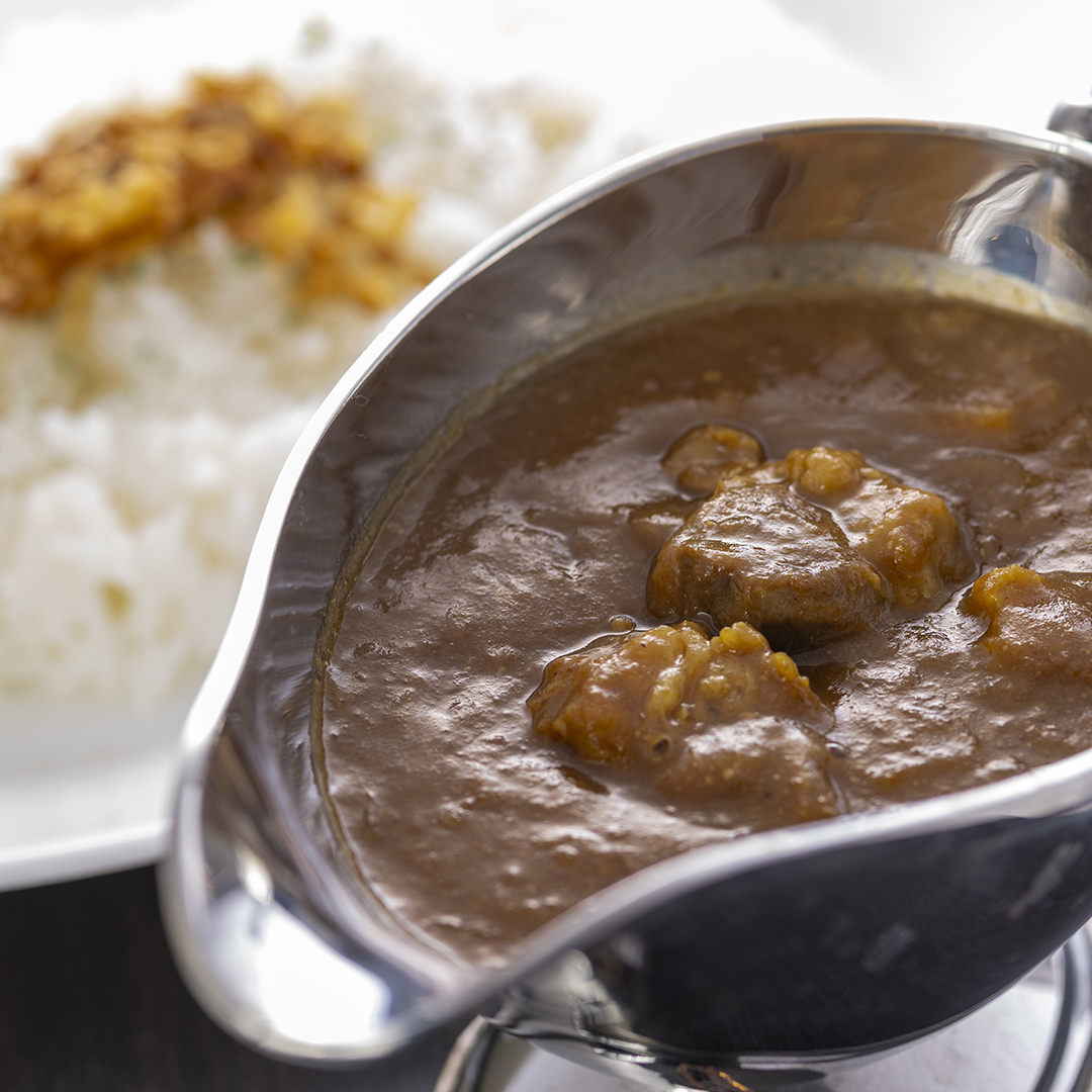 リンゴ＆黒にんにくが隠し味<br>ガーリックポークカレー